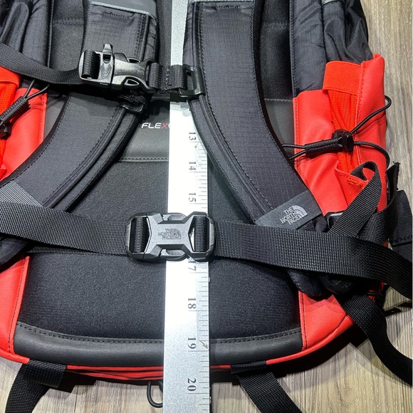 Borealis Commuter Backpack Fire Red - Picture 4 of 5